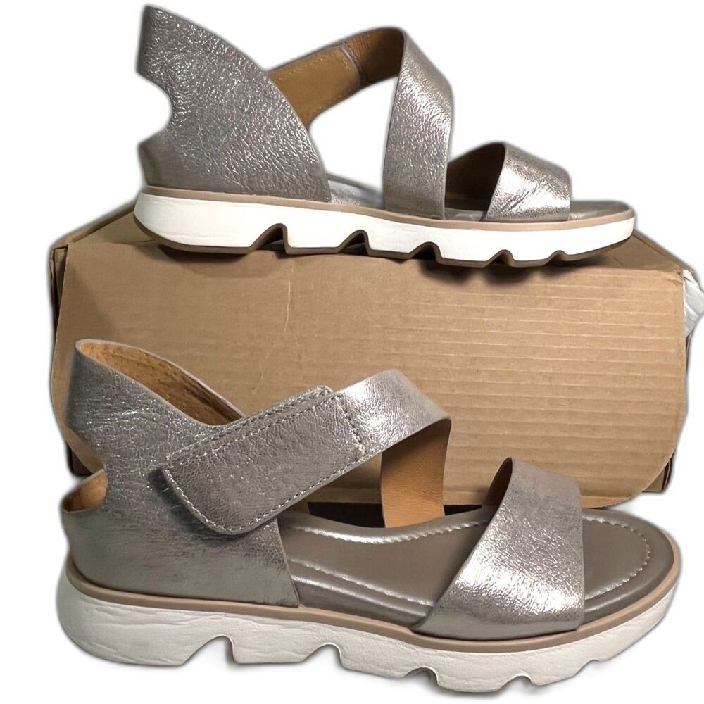 Soffit Women's Leather Pewter Velcro Strap Sport Sandal SZ 8 NEW